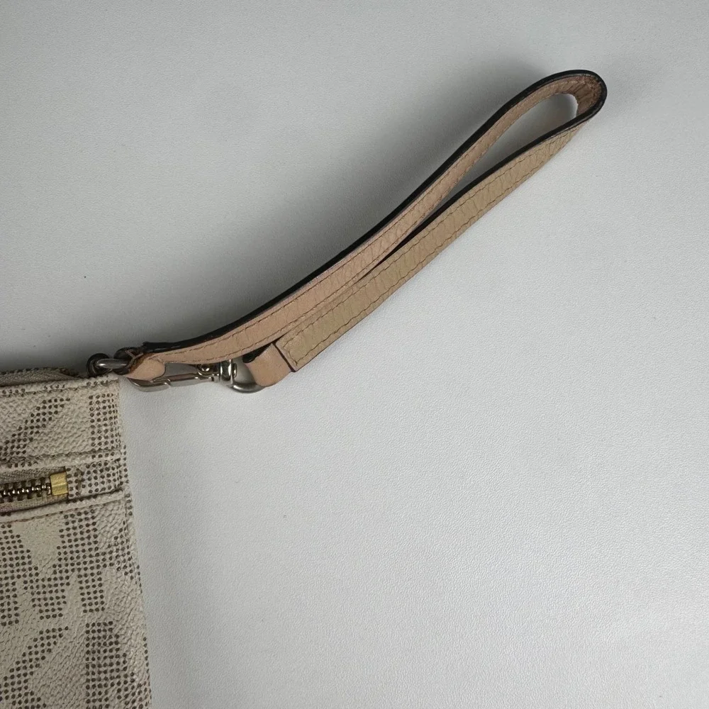 Michael Kors light wear